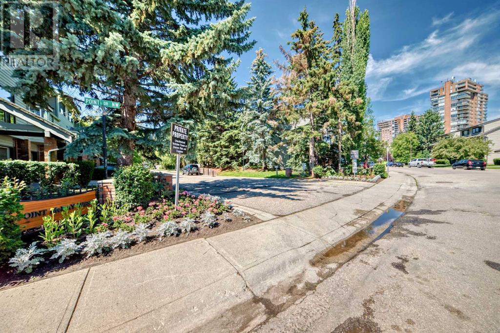 Single Family House 4 Level for Sale in  Point Mckay Grove NW Point McKay Calgary 