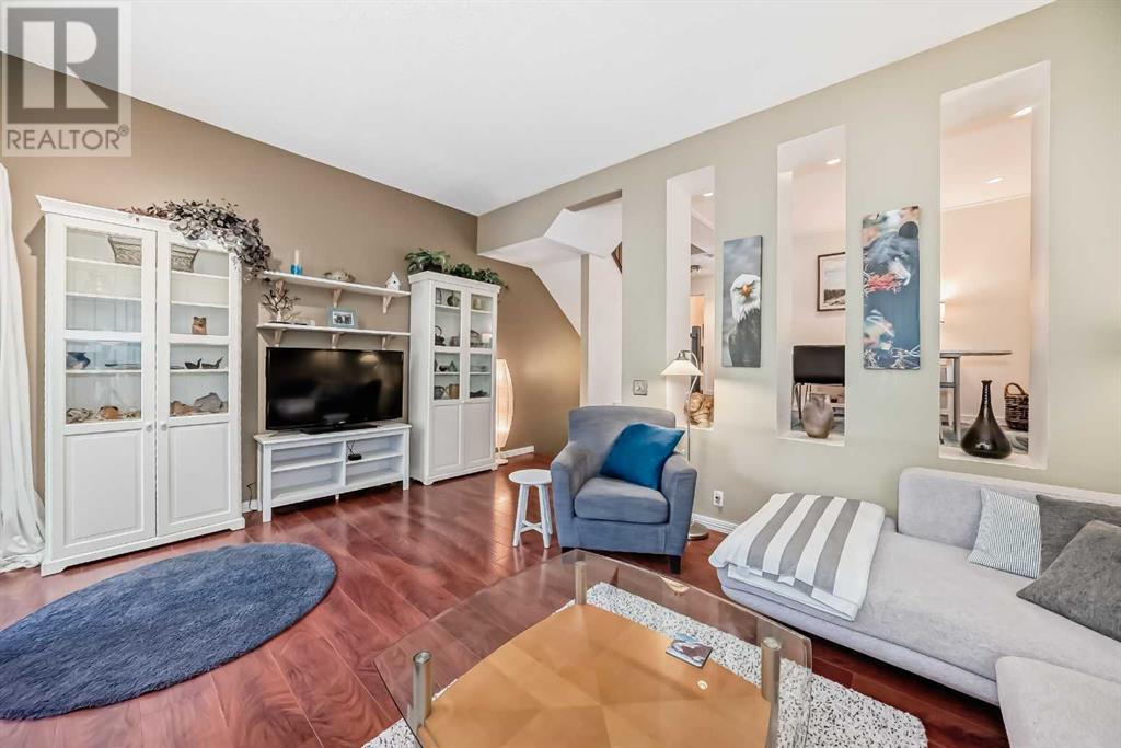 Single Family House 4 Level for Sale in  Point Mckay Grove NW Point McKay Calgary 