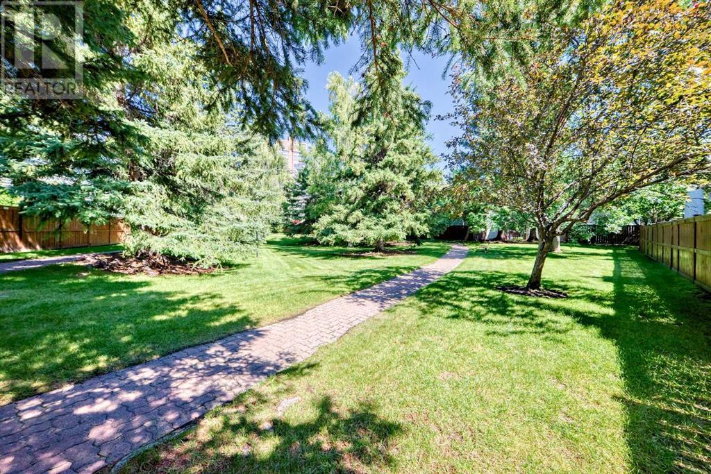 Single Family House 4 Level for Sale in  Point Mckay Grove NW Point McKay Calgary 