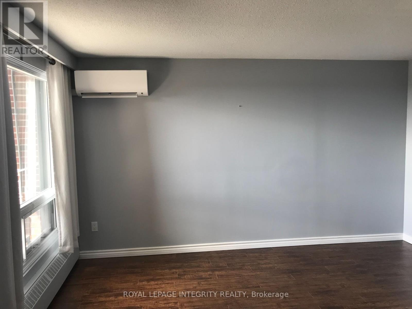 Photo 13 of 815 20 Chesterton Drive, Ottawa ON