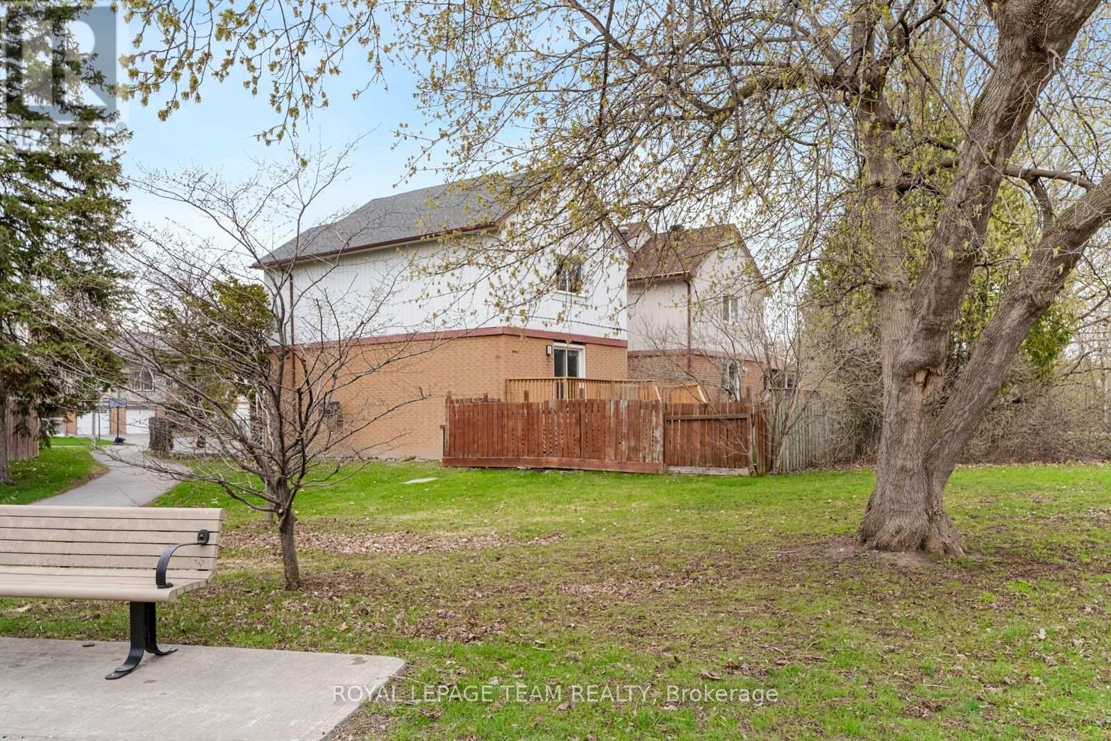 Photo 14 of 54 Greenboro Crescent, Ottawa ON