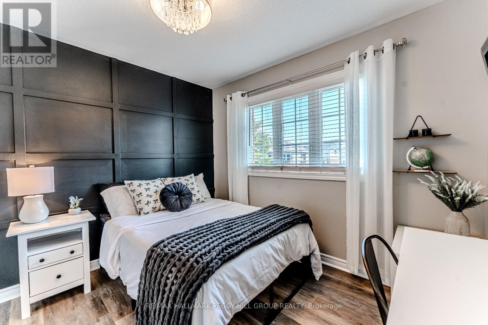 Photo 13 of 14 Regina Road, Barrie ON