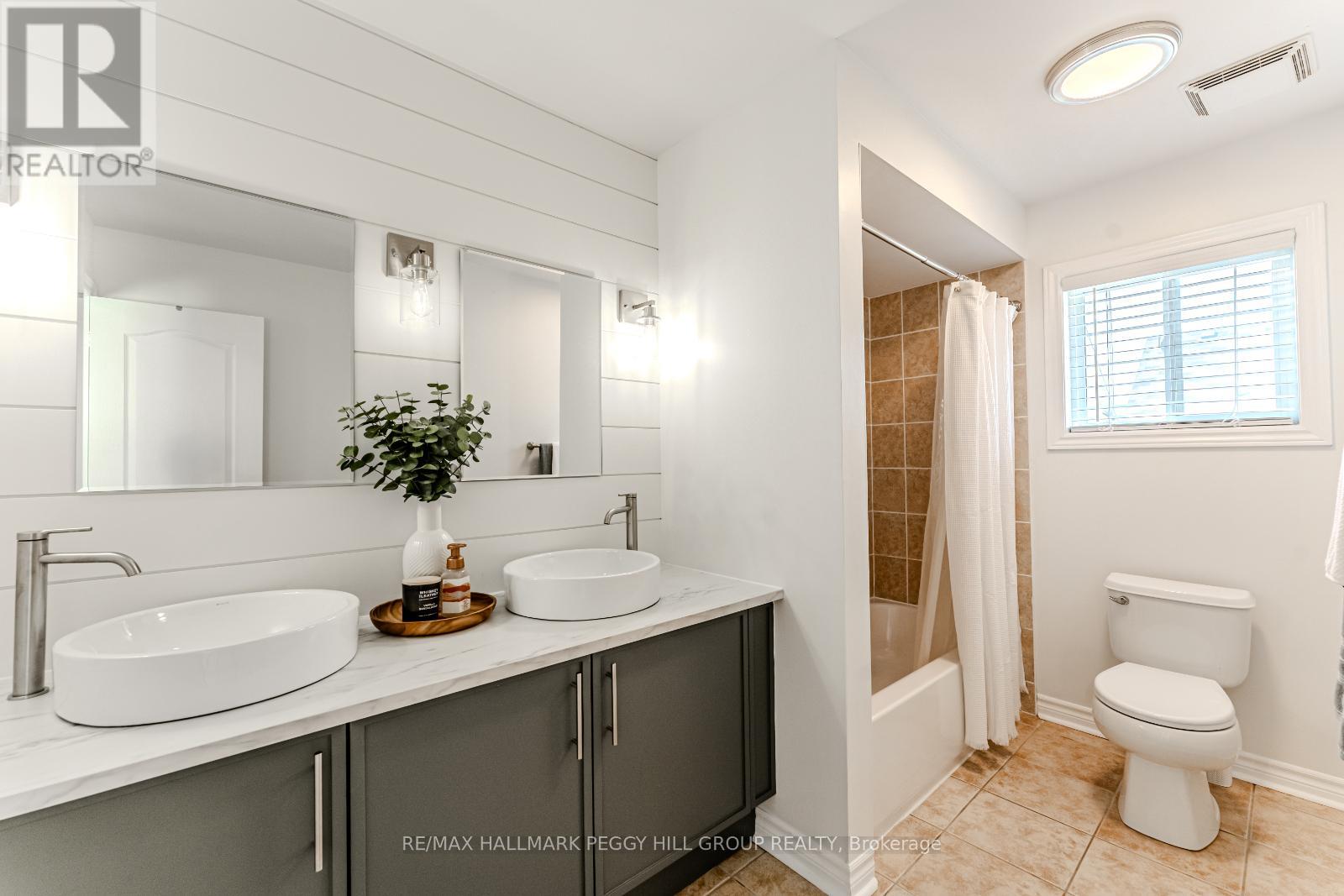 Photo 15 of 14 Regina Road, Barrie ON