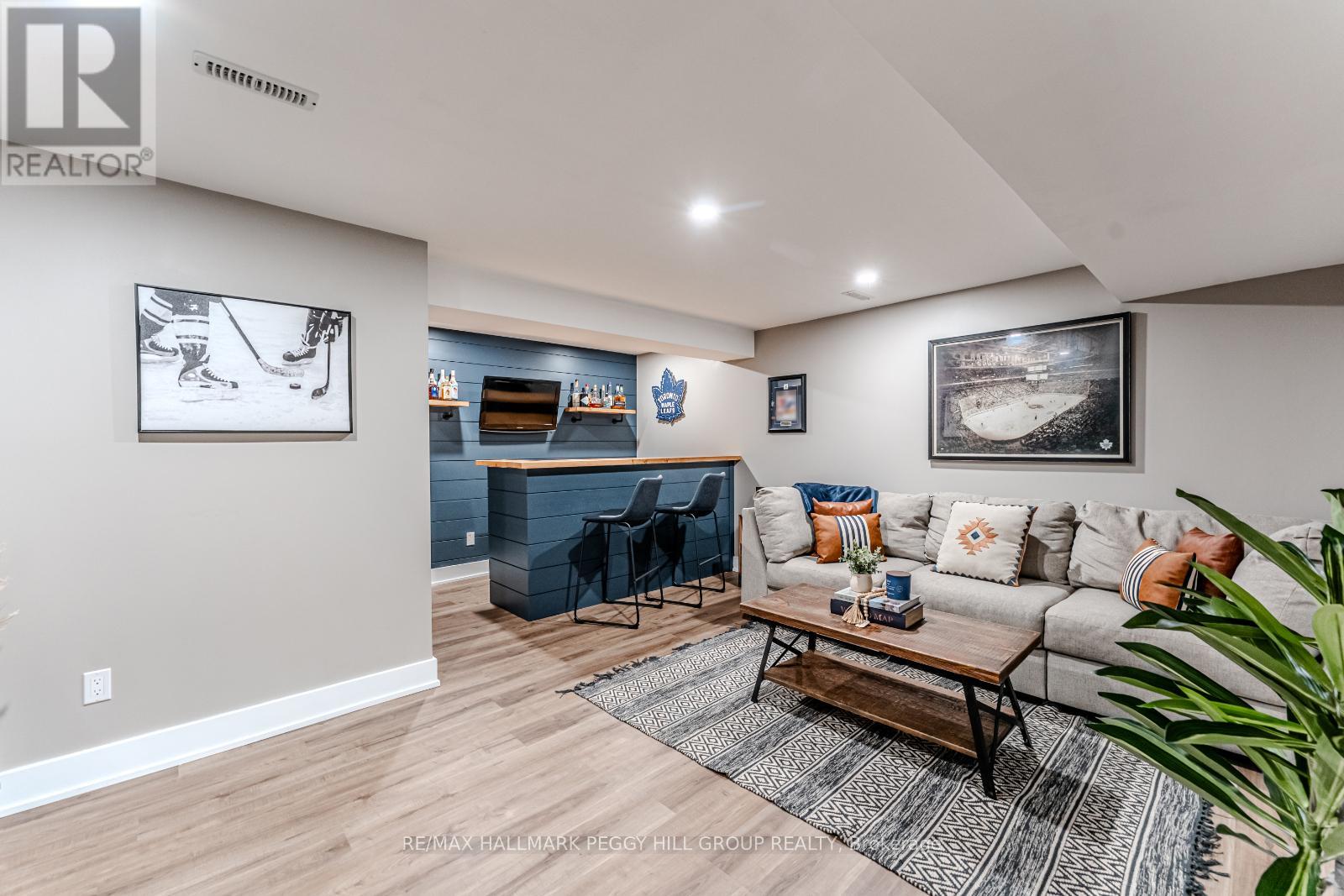 Photo 16 of 14 Regina Road, Barrie ON