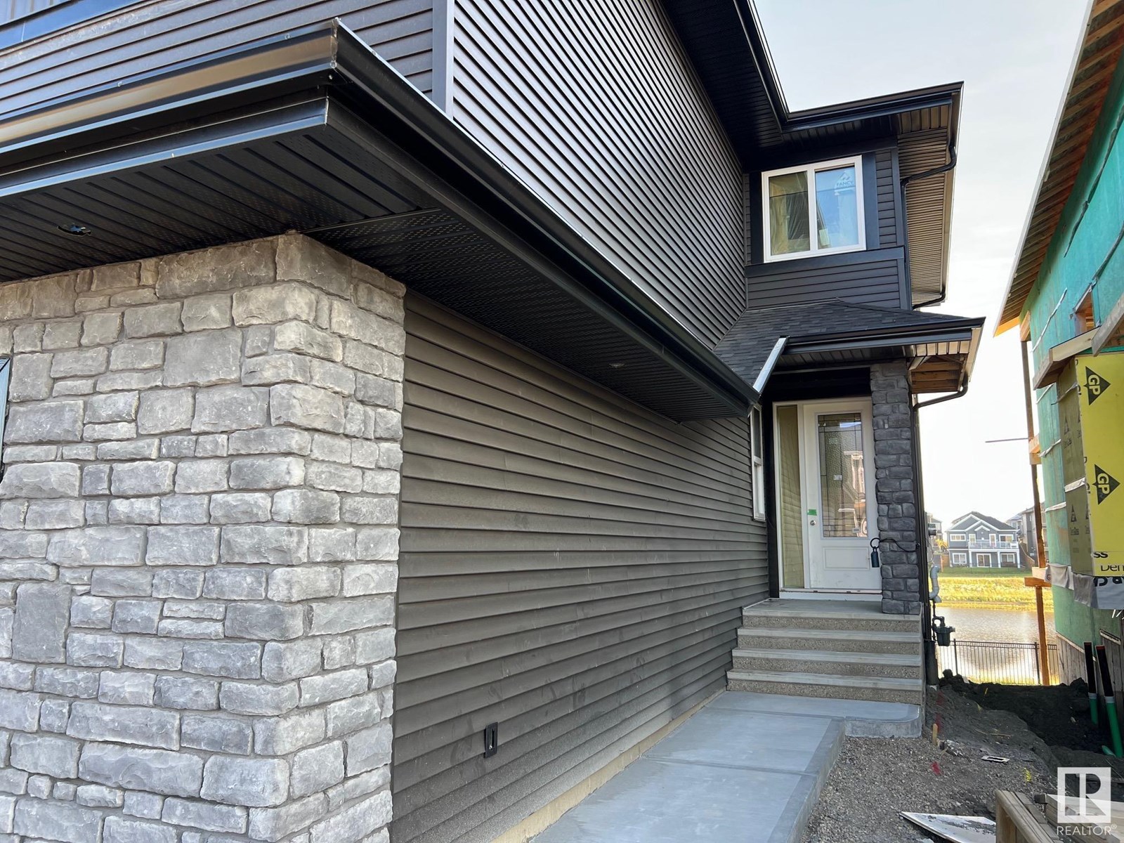 Photo 2 of 68 Eldridge Pt, St Albert AB