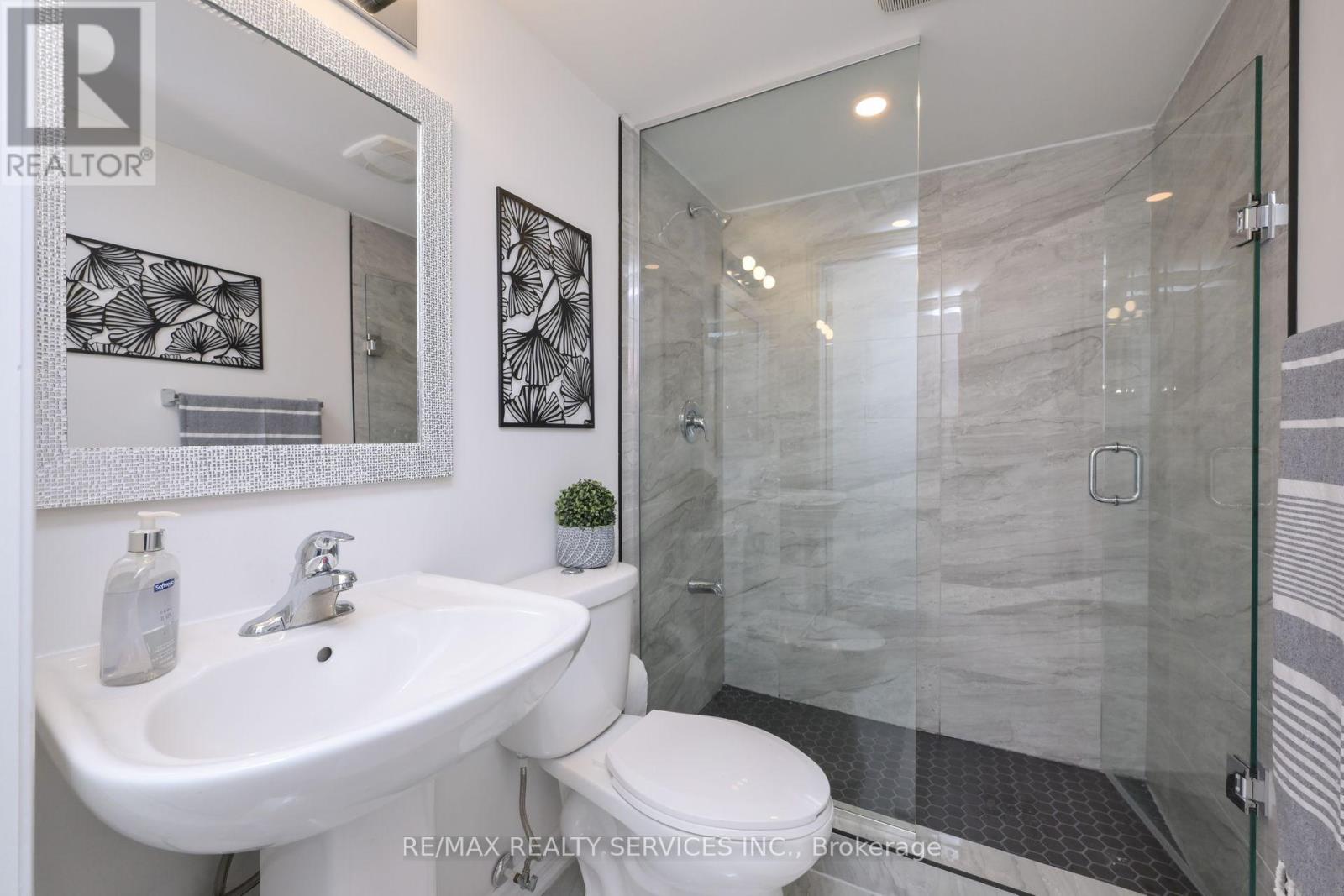 Photo 10 of 7 2179 C Weston Road, Toronto ON