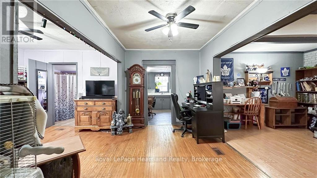 Photo 11 of 3064 Patrick Street, Howick ON