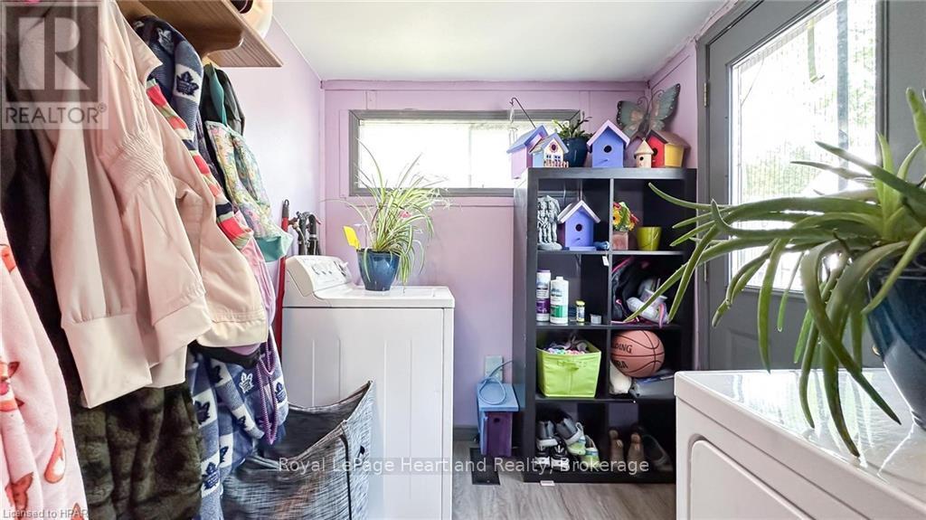 Photo 13 of 3064 Patrick Street, Howick ON