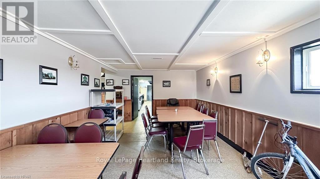 Photo 12 of 3064 Patrick Street, Howick ON