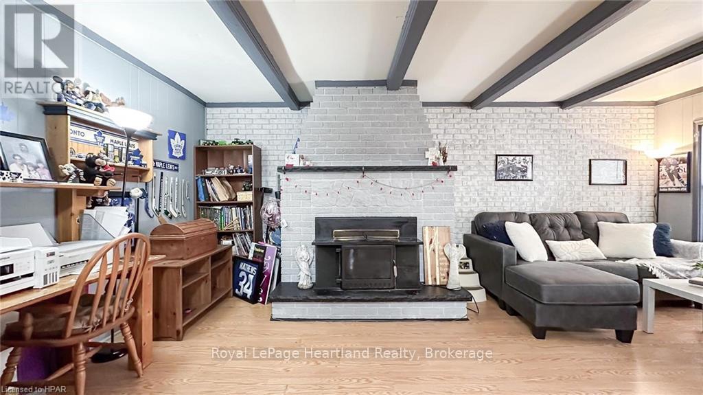 Photo 5 of 3064 Patrick Street, Howick ON