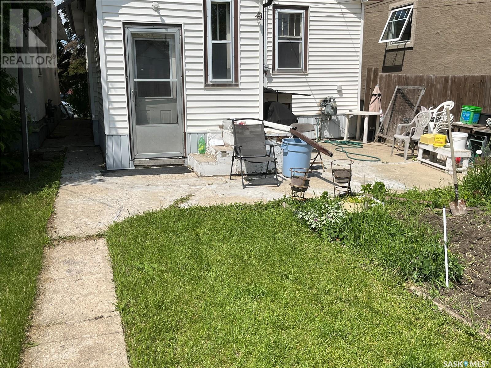Photo 21 of 1931 Reynolds Street, Regina SK