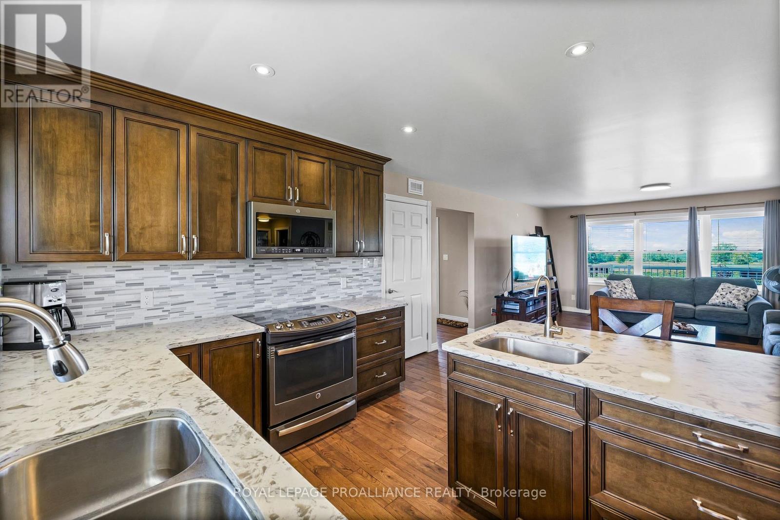 1526 COUNTY ROAD 2 - 16