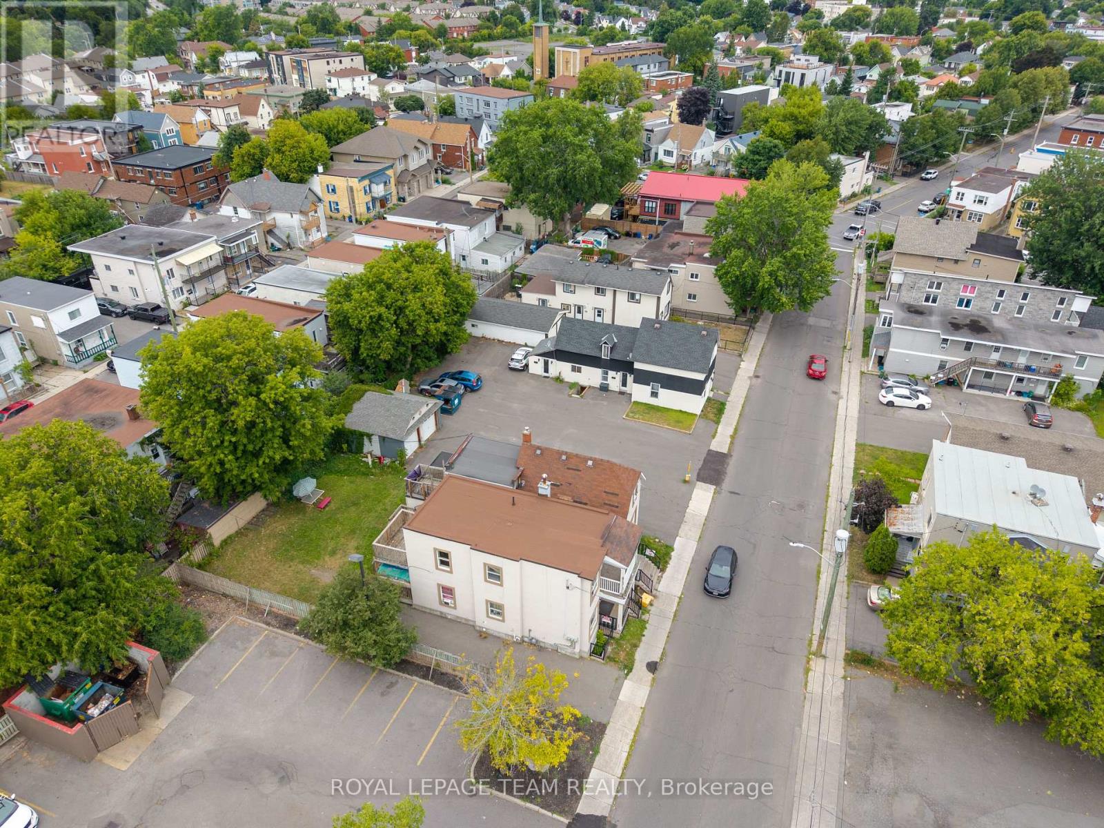 Photo 3 of 256 Hannah Street, Ottawa ON
