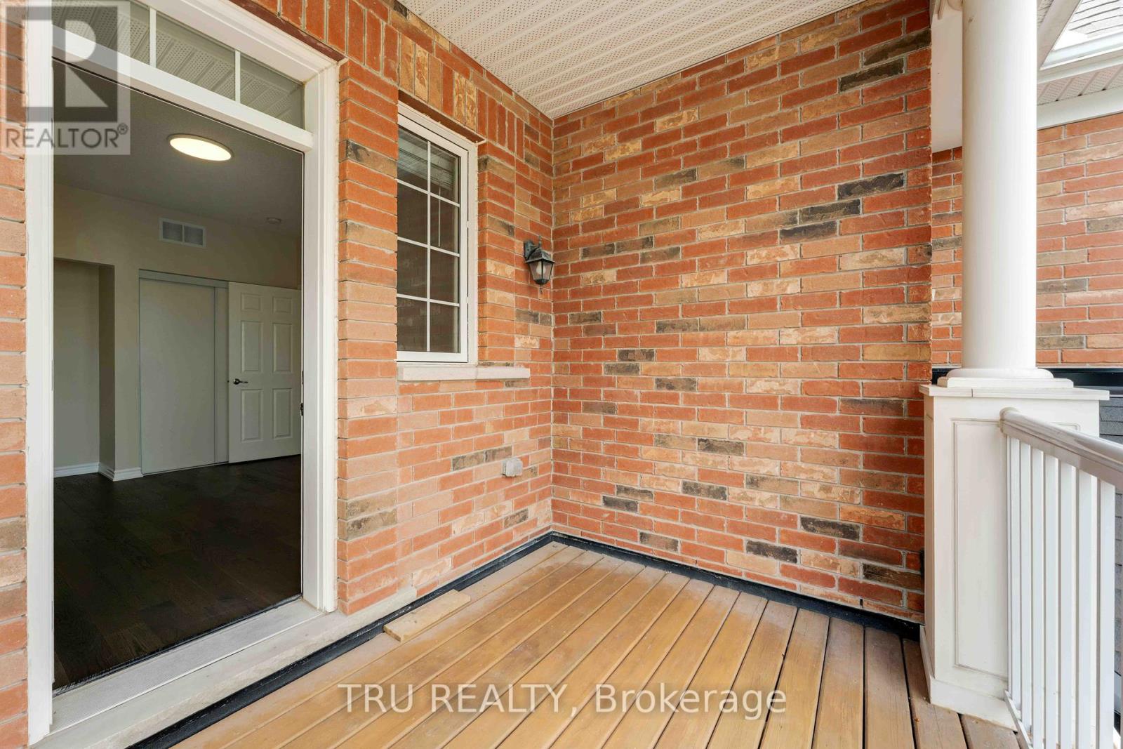 Photo 37 of 352 Meadowbreeze Drive, Ottawa ON