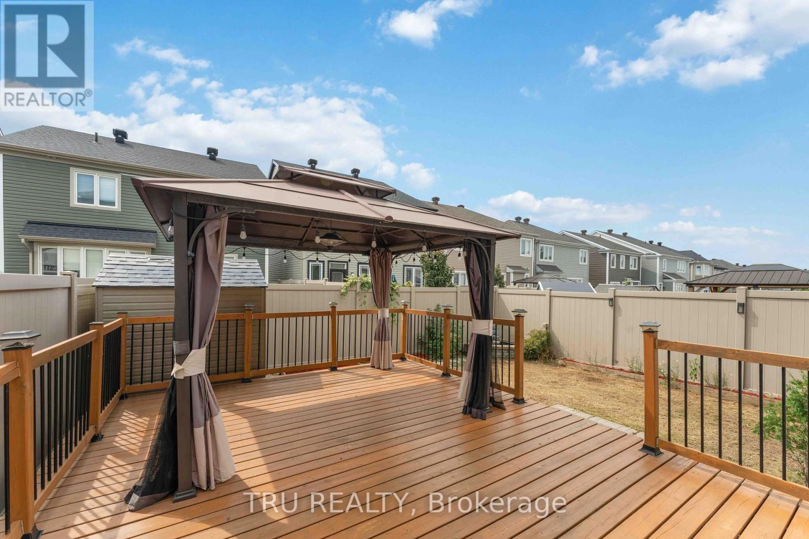Photo 47 of 352 Meadowbreeze Drive, Ottawa ON