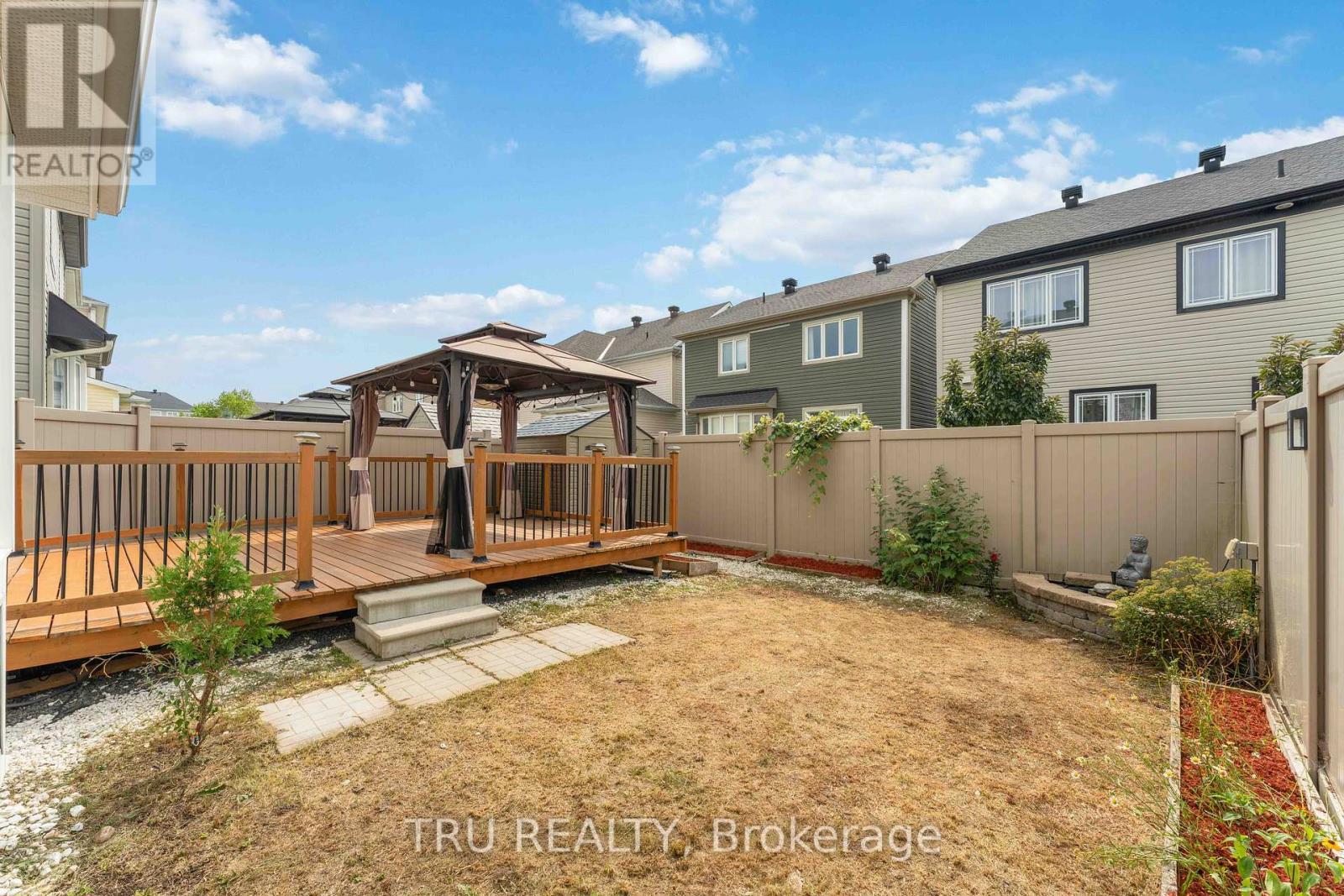Photo 48 of 352 Meadowbreeze Drive, Ottawa ON