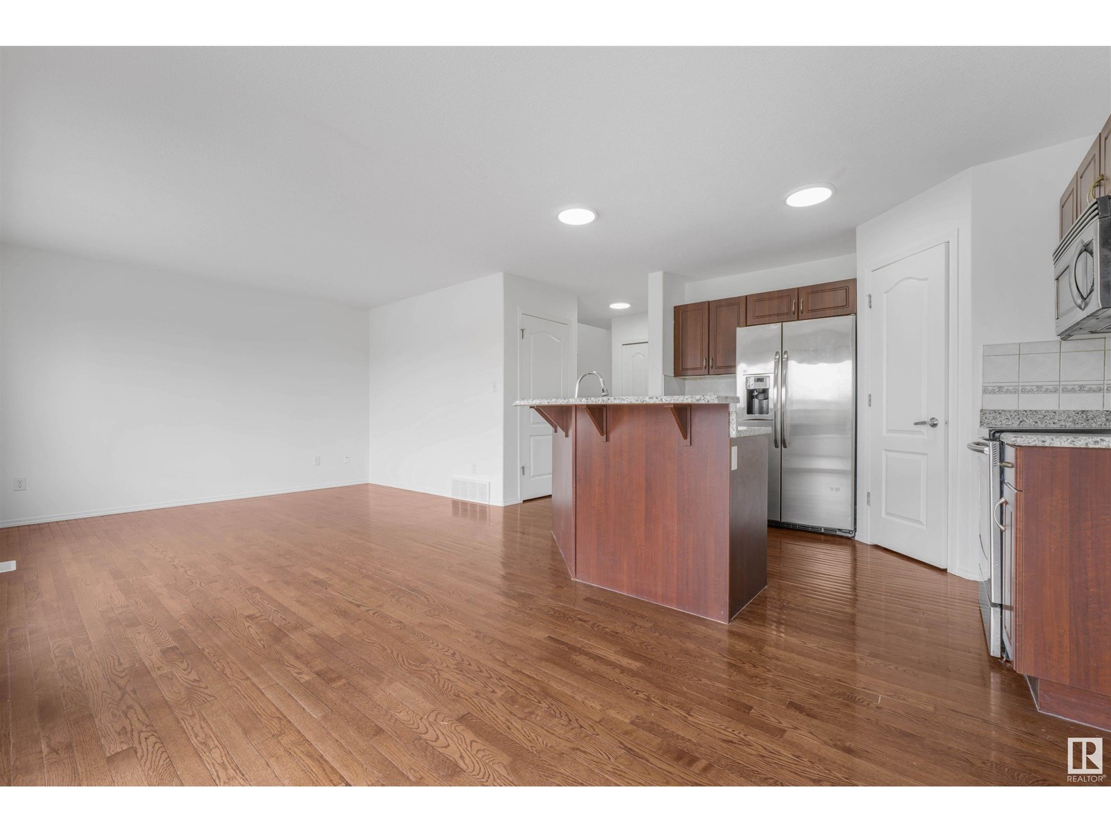Photo 10 of 16703 113 St Nw, Edmonton AB