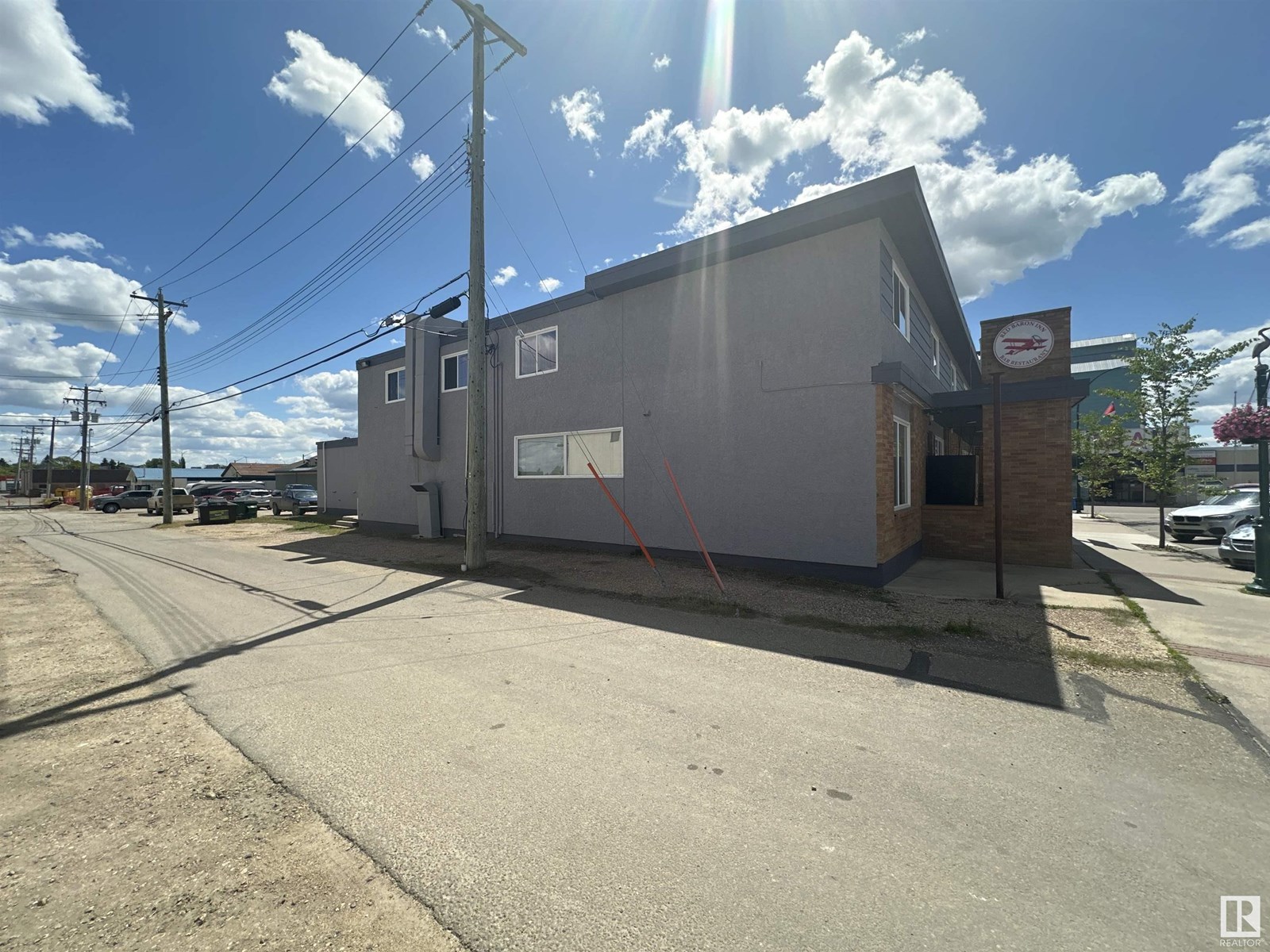 Photo 8 of 5011 50 St, Barrhead AB
