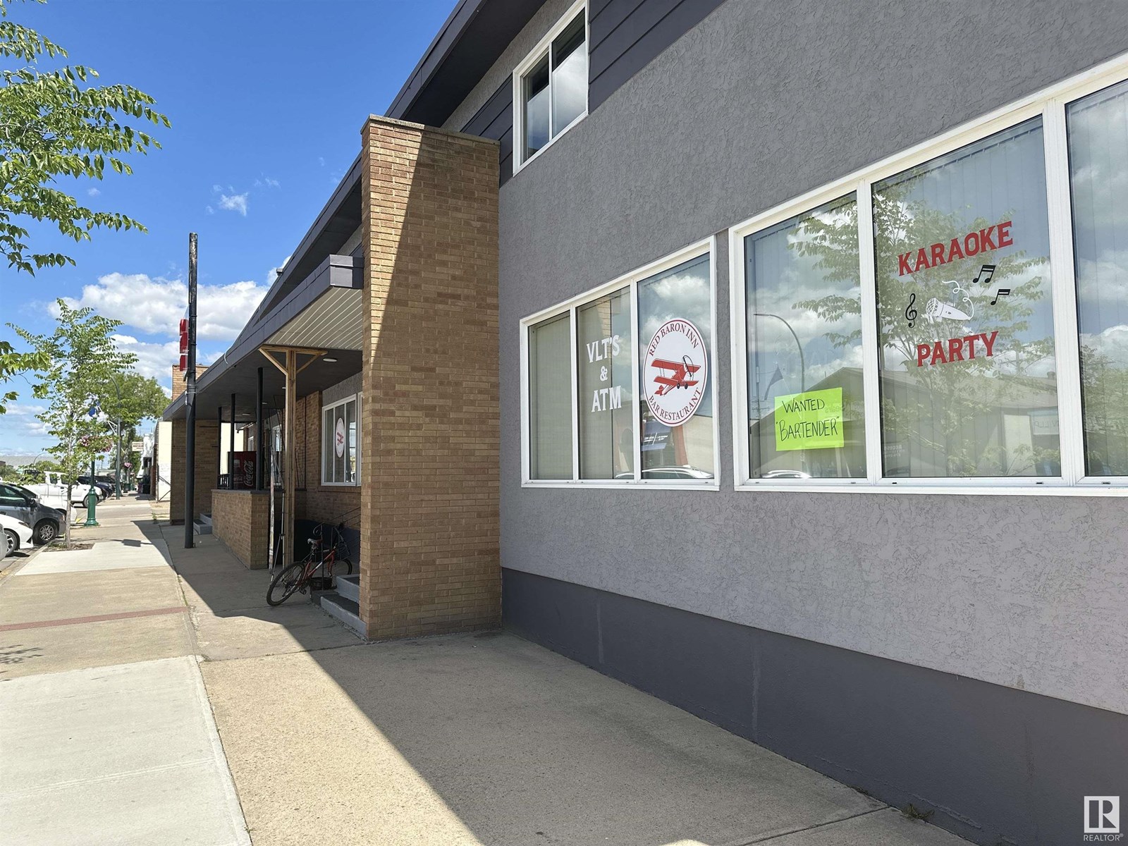 Photo 9 of 5011 50 St, Barrhead AB