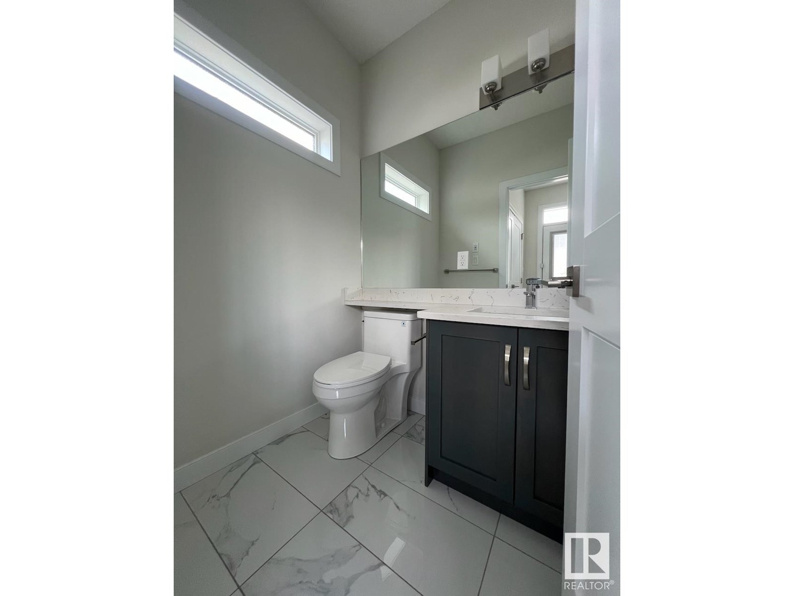 Photo 4 of 10574 62 Av Nw, Edmonton AB