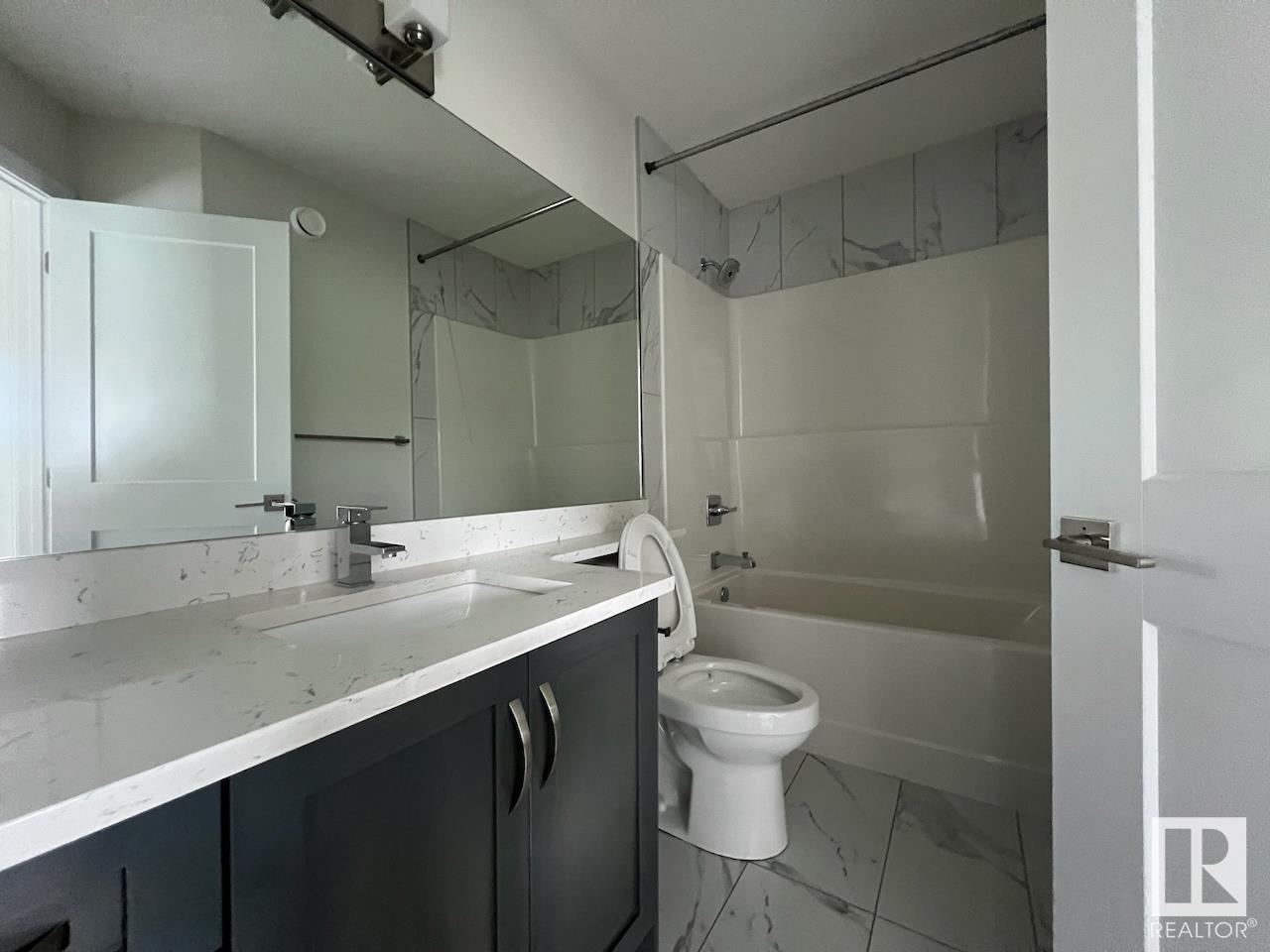 Photo 3 of 10574 62 Av Nw, Edmonton AB