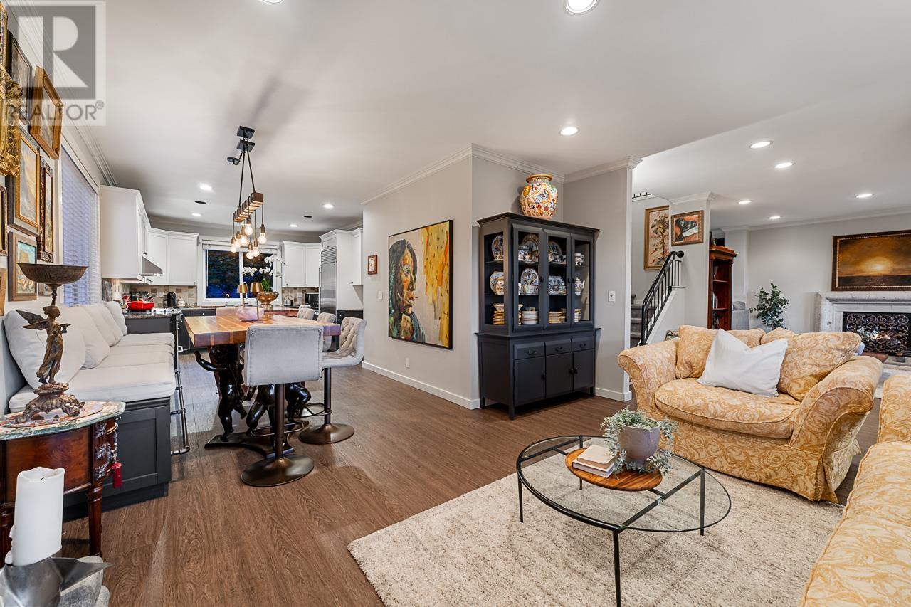 1075 ESPLANADE AVENUE, West Vancouver