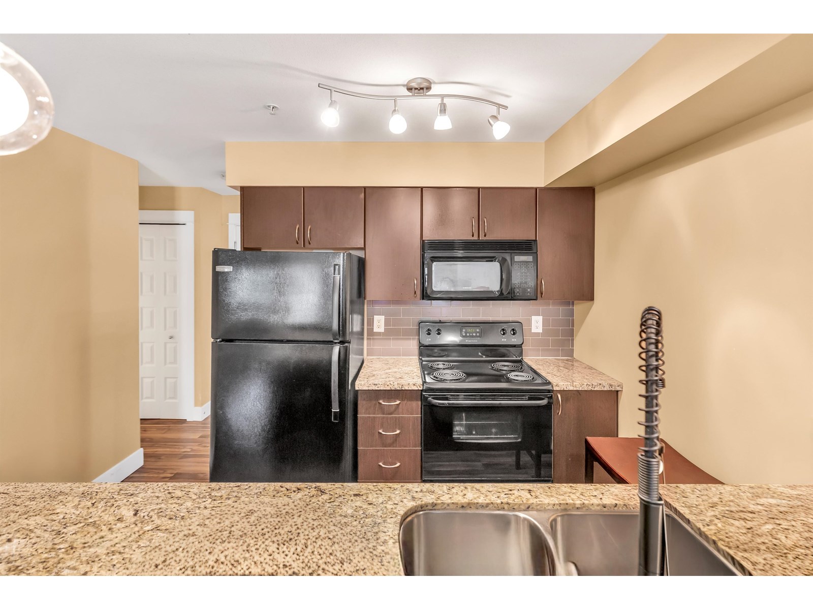 Photo 4 of 209 2515 Park Drive, Abbotsford BC