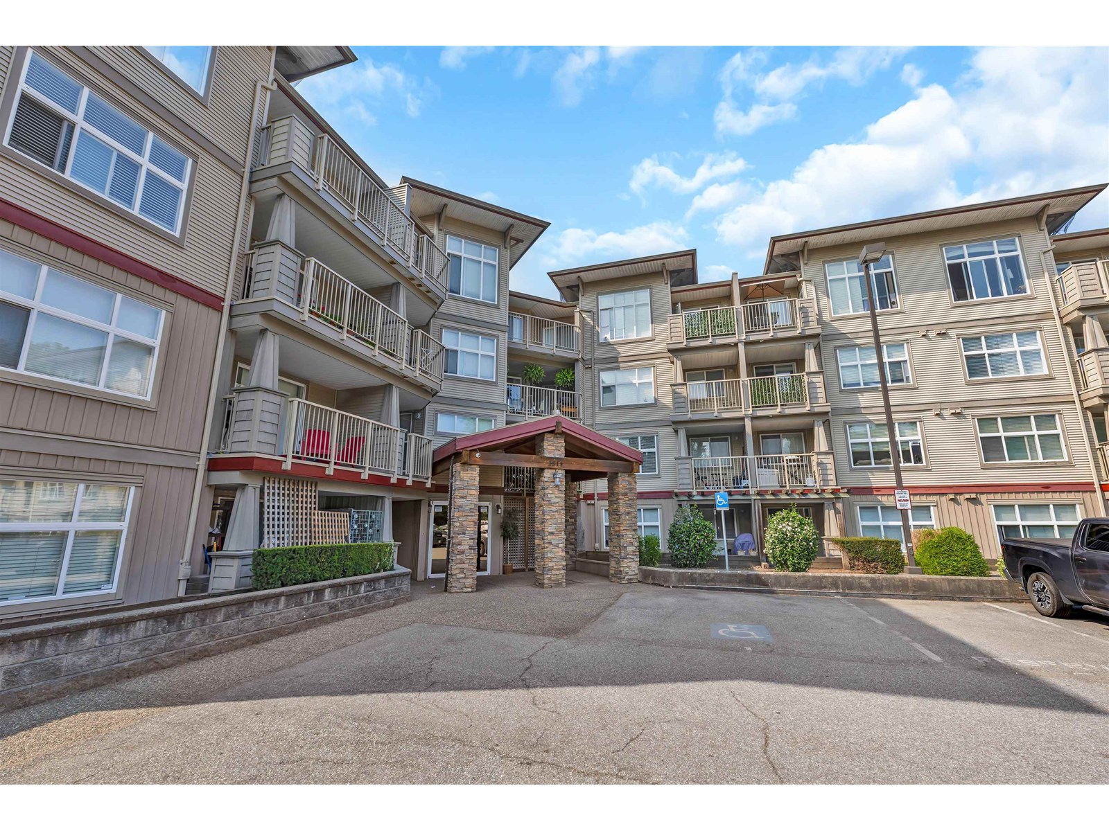Photo 5 of 209 2515 Park Drive, Abbotsford BC