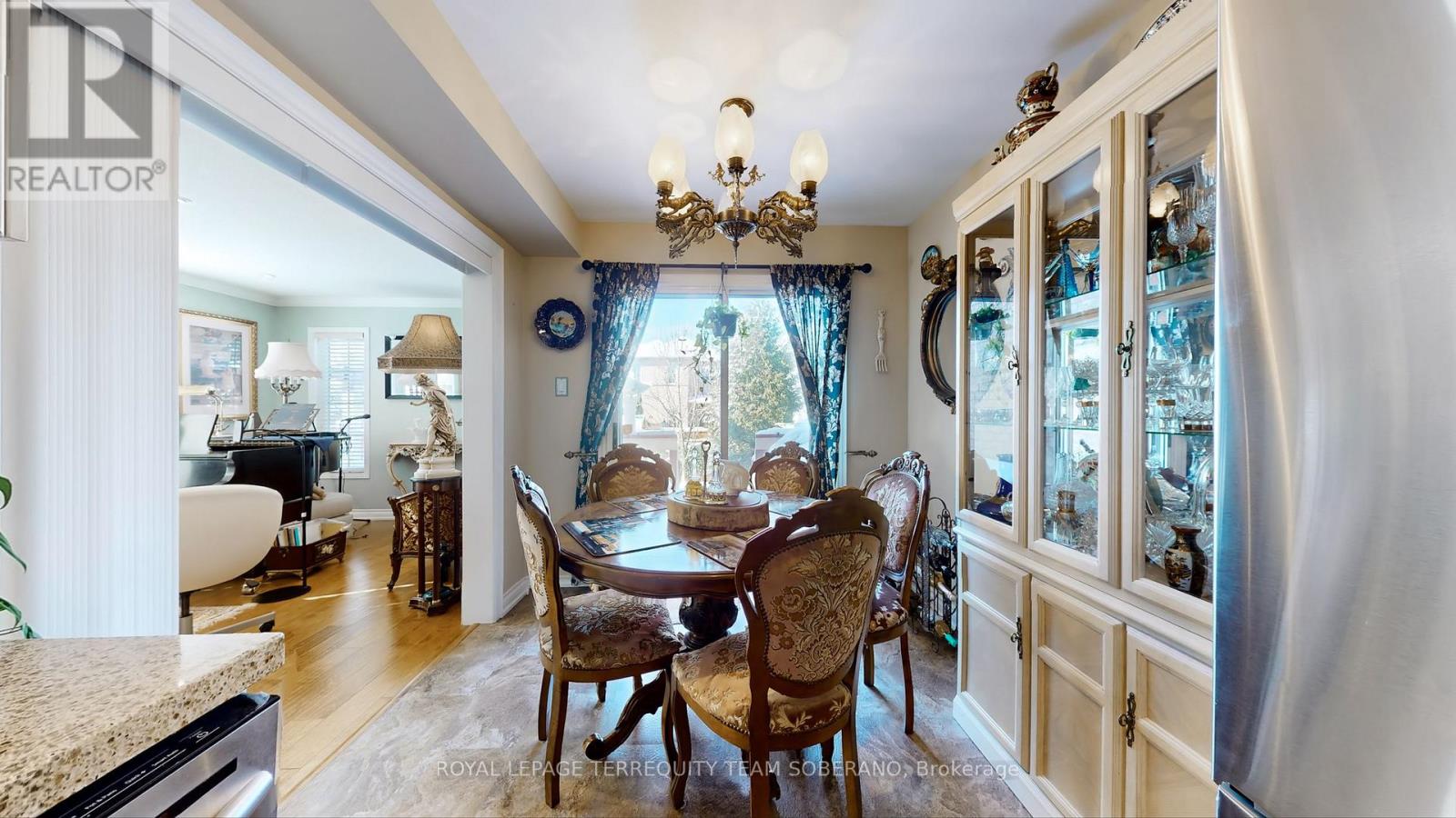 Photo 11 of 90 Vanguard Road, Vaughan ON