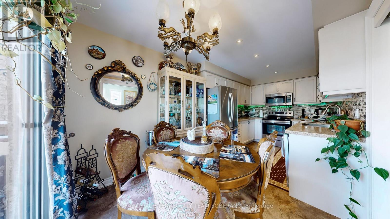 Photo 13 of 90 Vanguard Road, Vaughan ON
