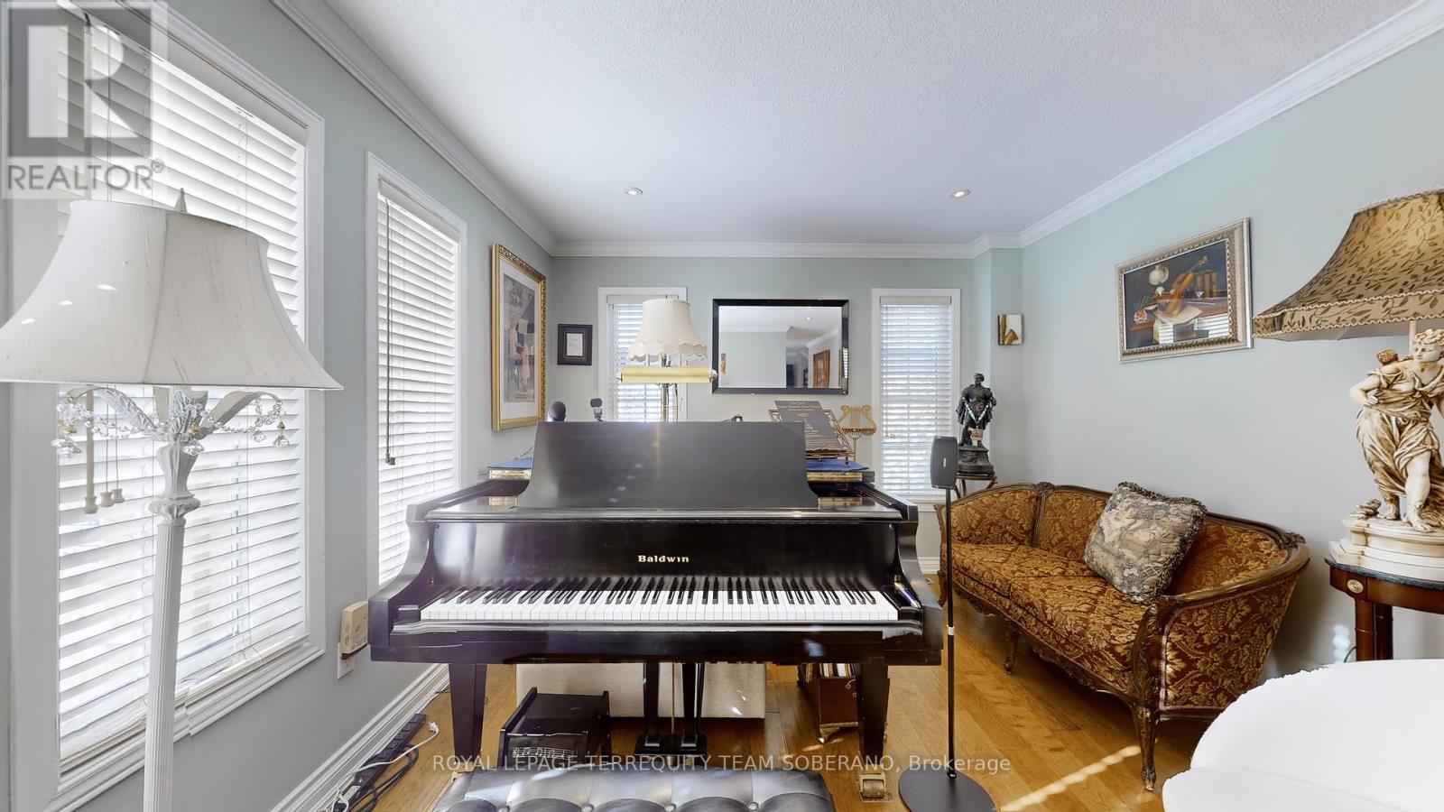 Photo 15 of 90 Vanguard Road, Vaughan ON