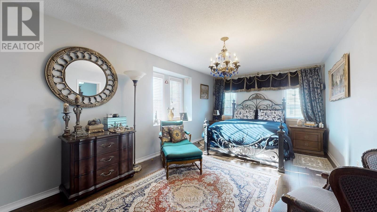 Photo 19 of 90 Vanguard Road, Vaughan ON
