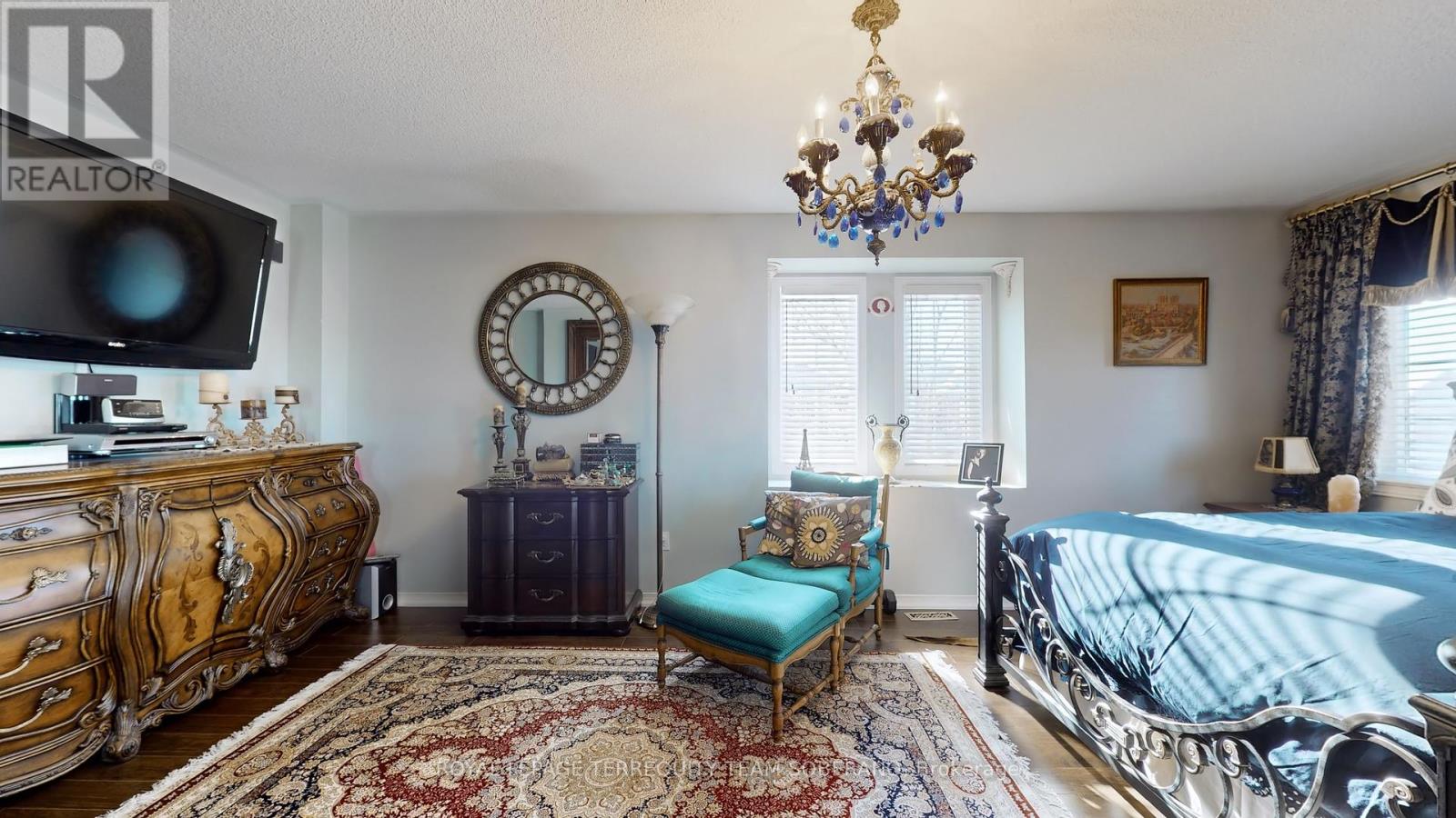 Photo 20 of 90 Vanguard Road, Vaughan ON
