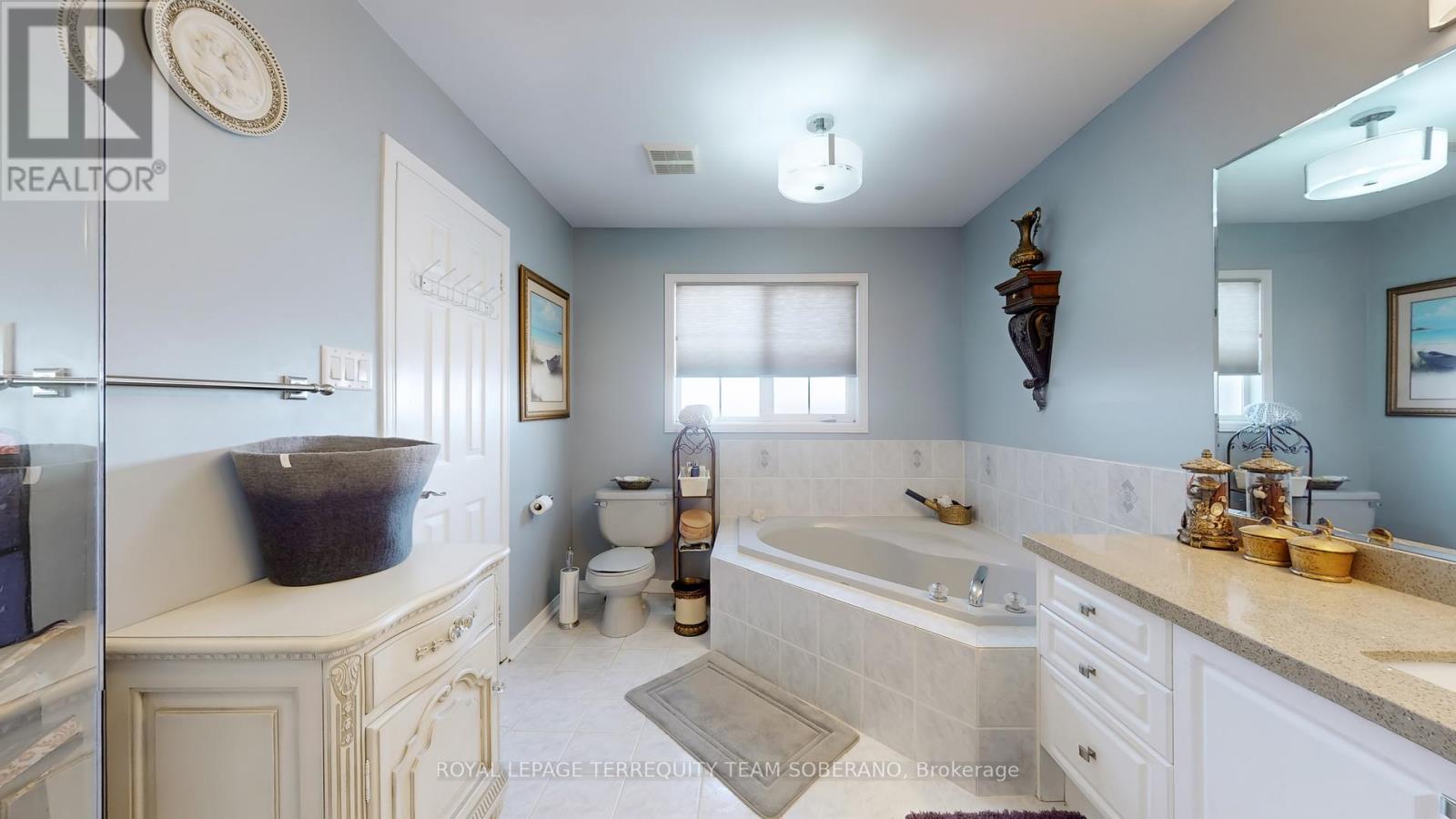 Photo 21 of 90 Vanguard Road, Vaughan ON