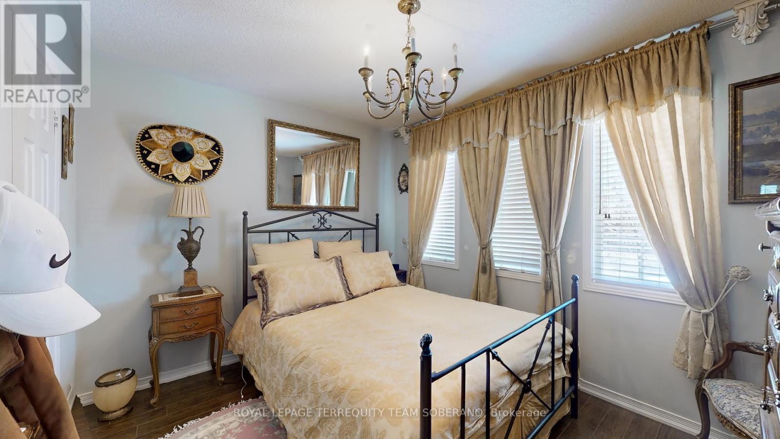Photo 23 of 90 Vanguard Road, Vaughan ON