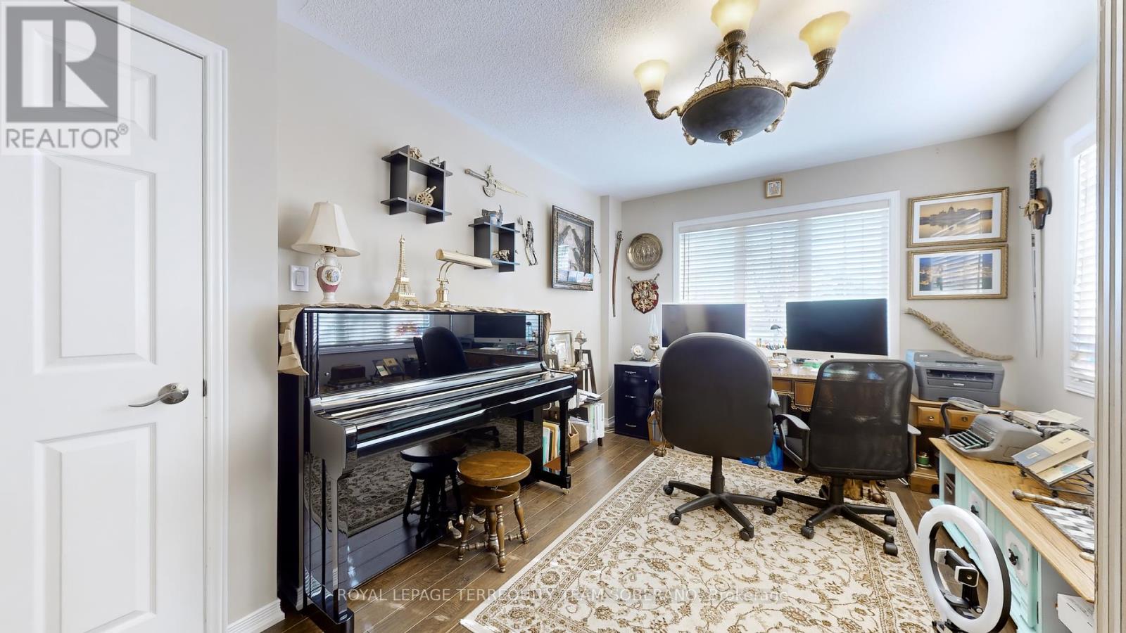 Photo 26 of 90 Vanguard Road, Vaughan ON