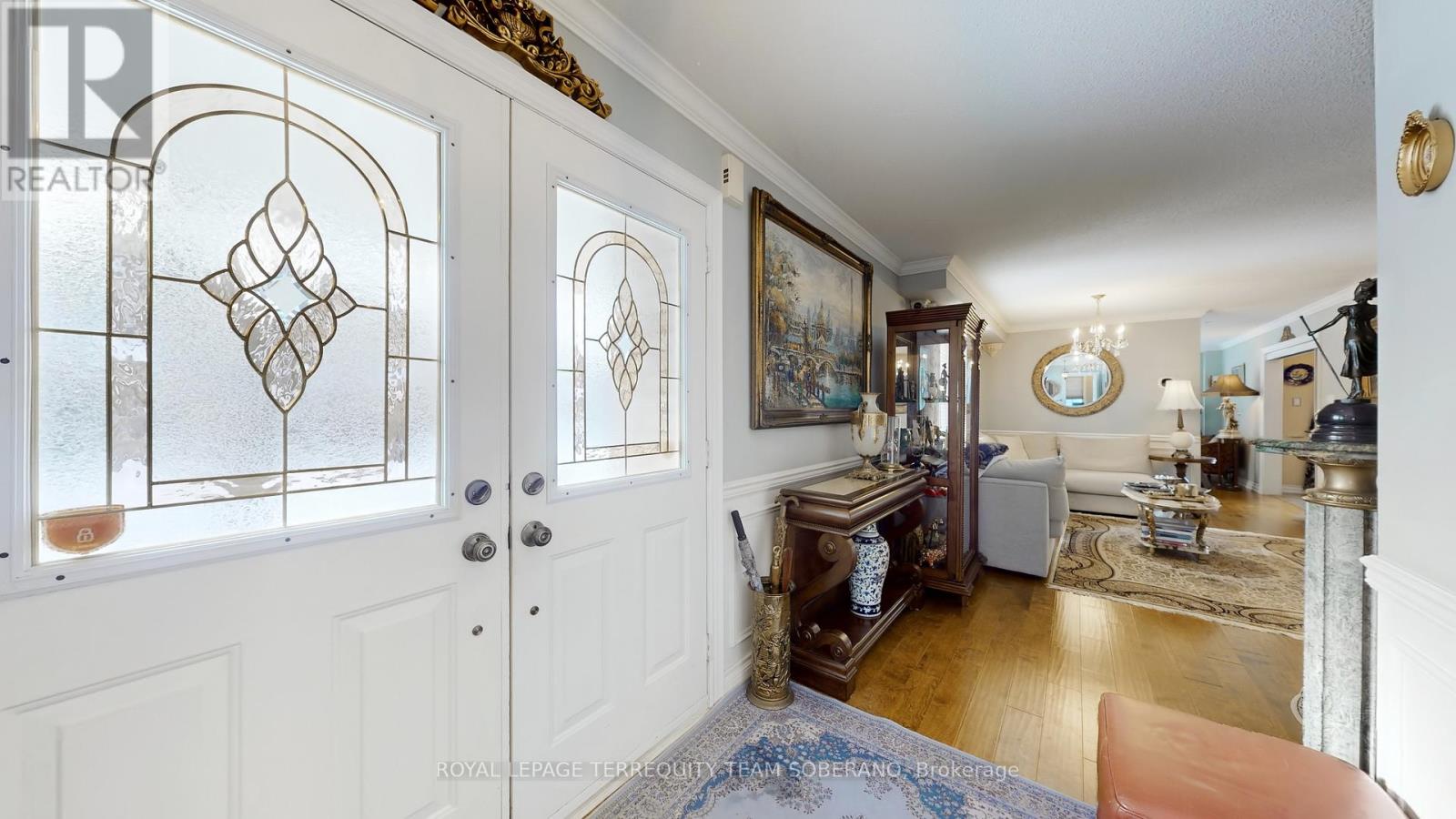 Photo 3 of 90 Vanguard Road, Vaughan ON