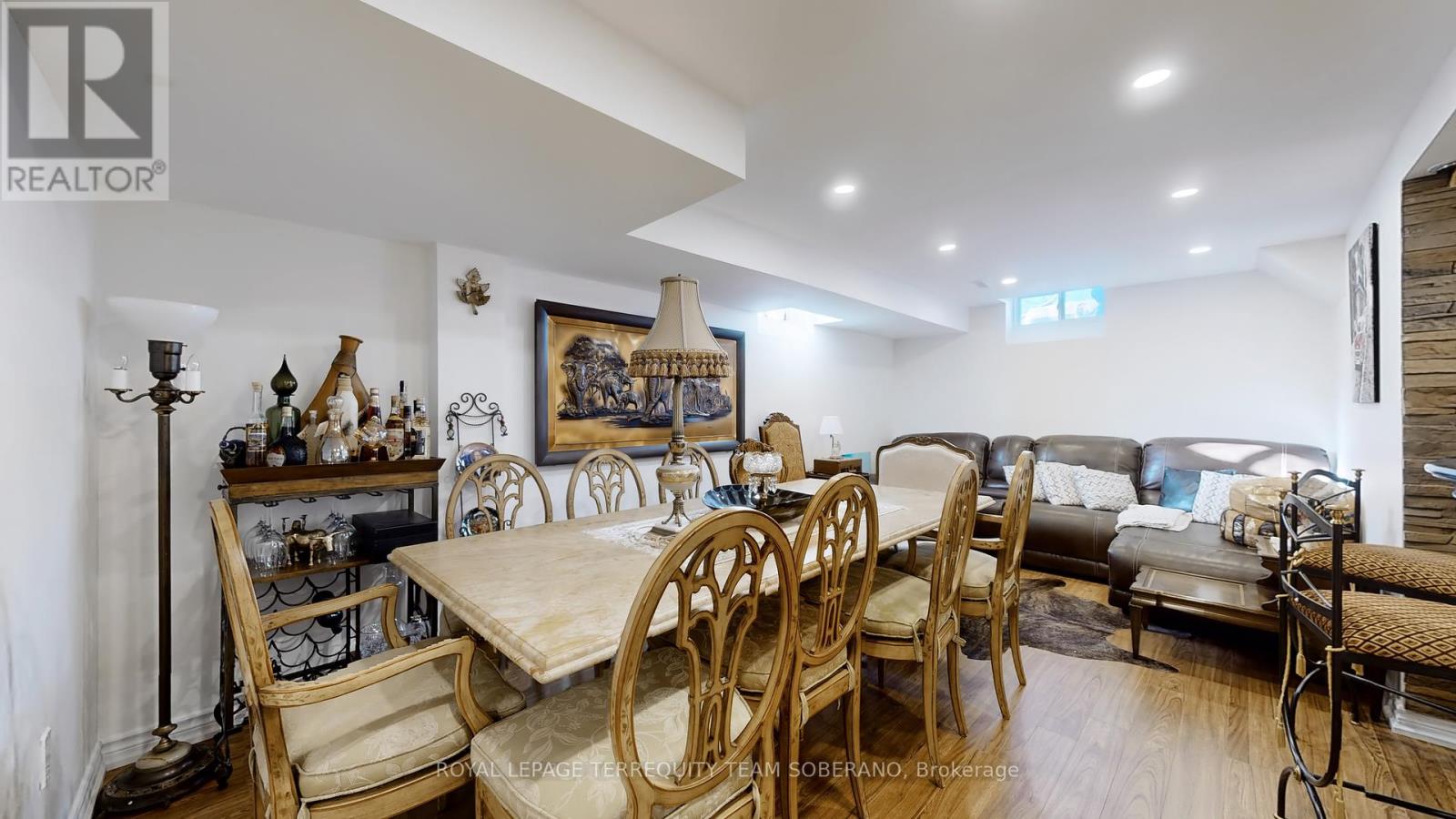 Photo 31 of 90 Vanguard Road, Vaughan ON