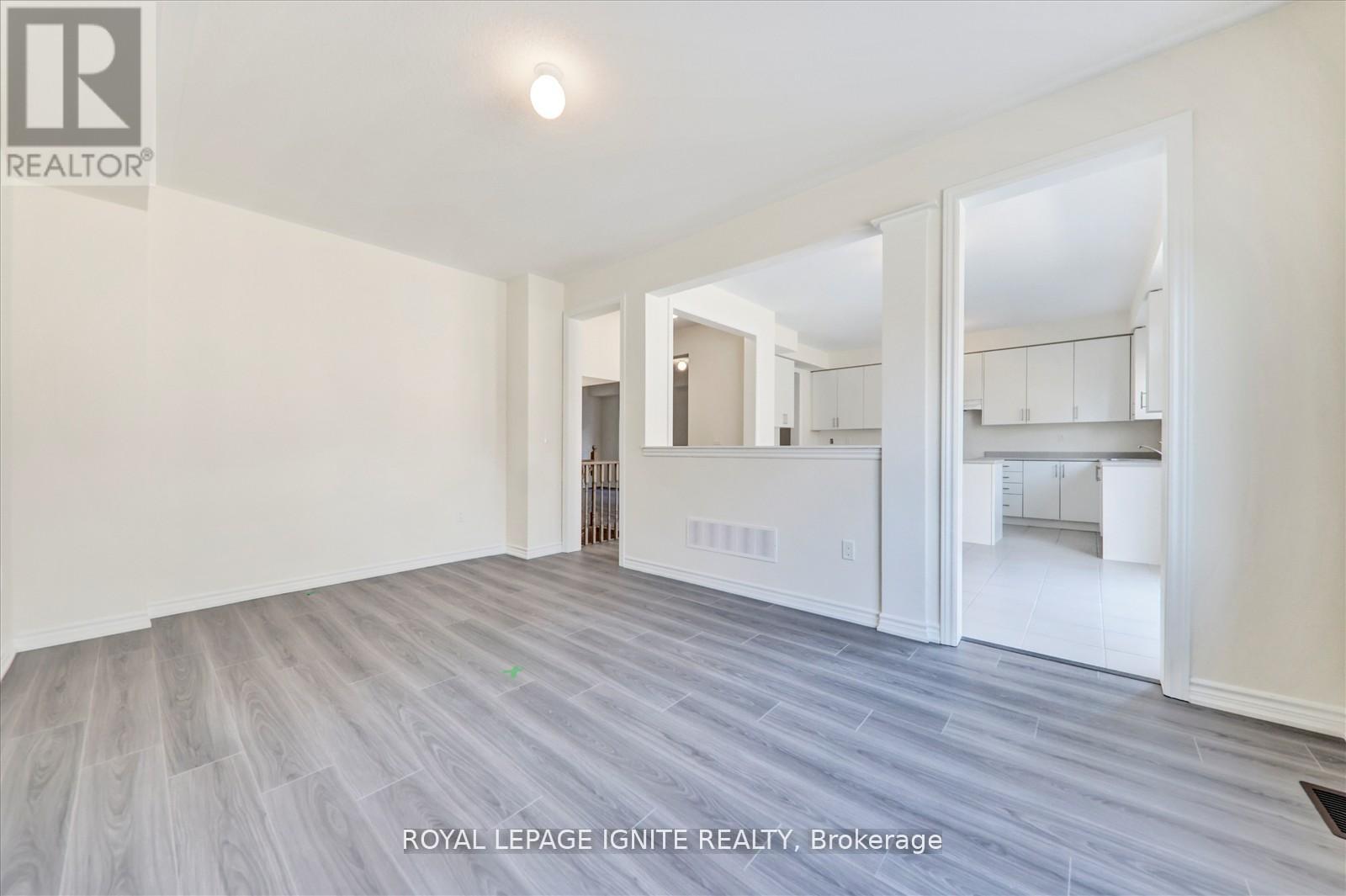 Photo 17 of 3 Grieve Street, Georgina ON