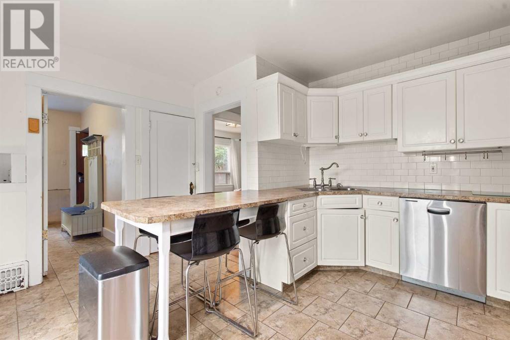 Photo 17 of 118 2 Street Sw, Medicine Hat AB