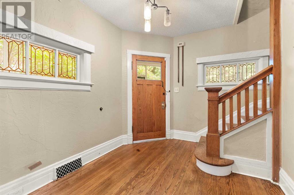 Photo 7 of 118 2 Street Sw, Medicine Hat AB