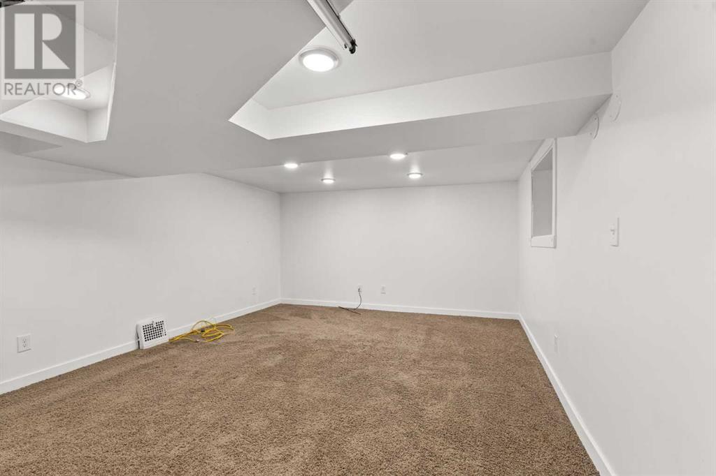 Photo 37 of 118 2 Street Sw, Medicine Hat AB