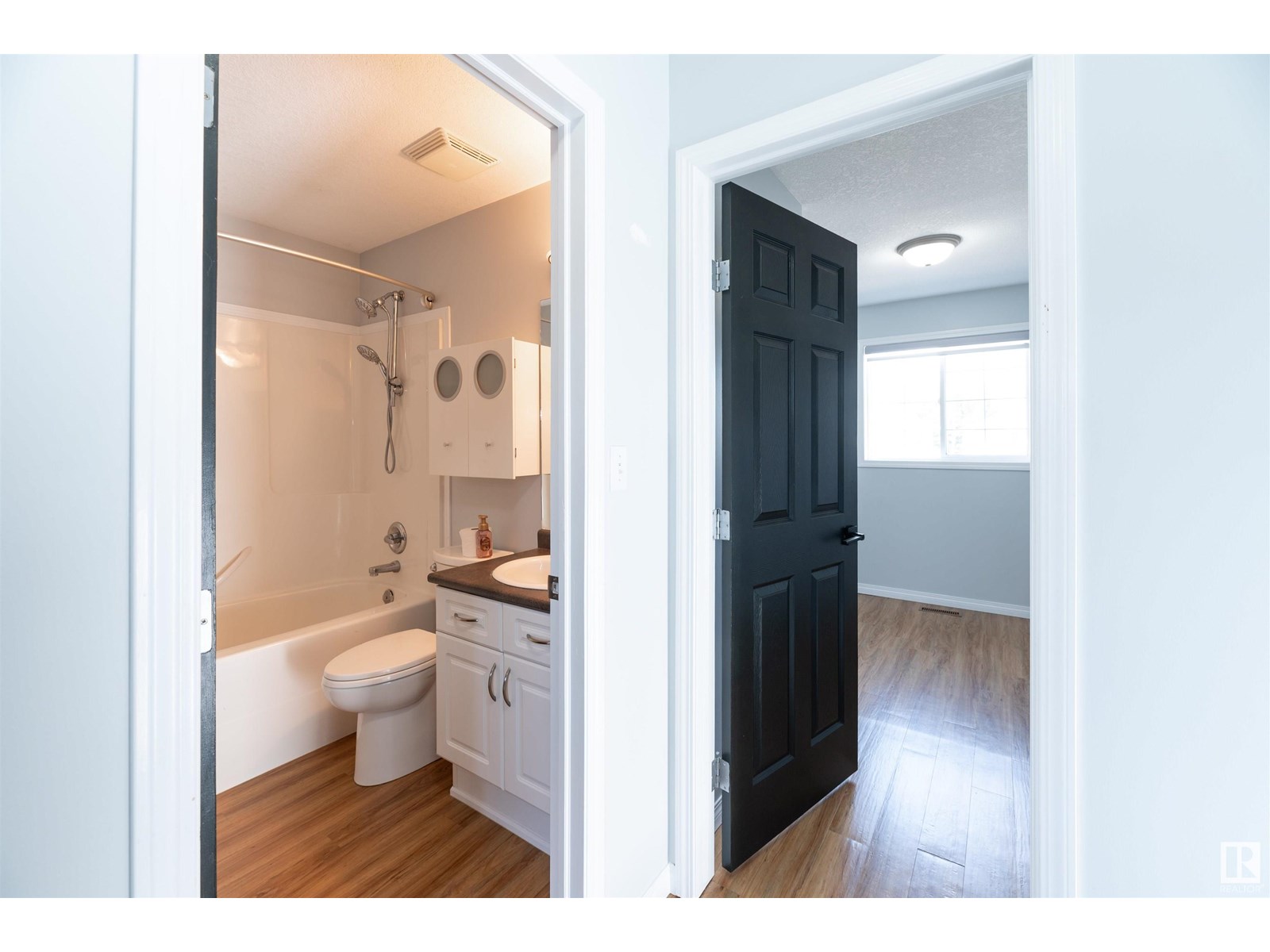 Photo 16 of 3729 138 A Av Nw, Edmonton AB