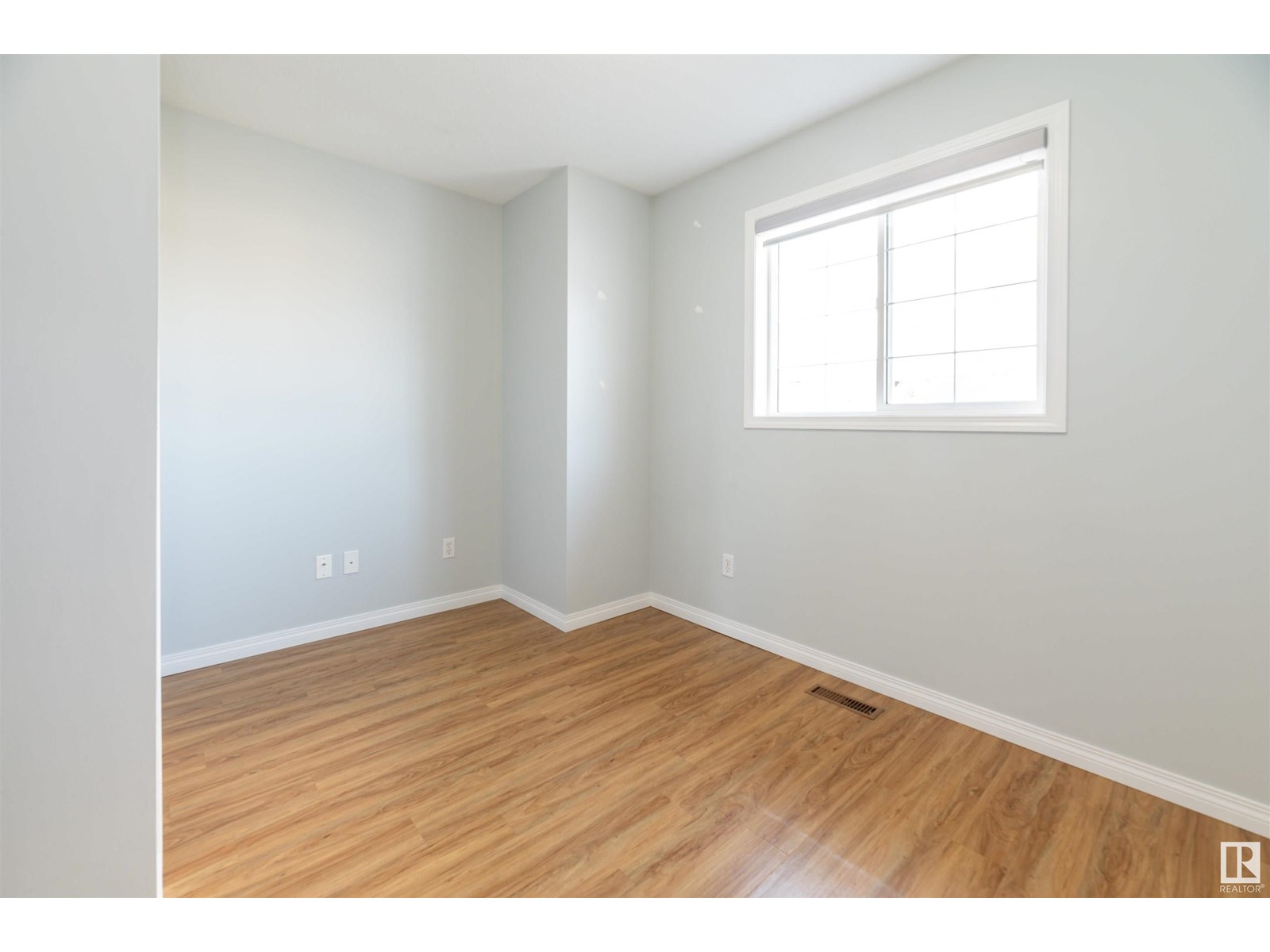 Photo 18 of 3729 138 A Av Nw, Edmonton AB