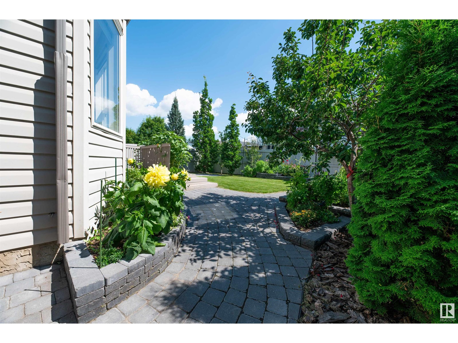 Photo 27 of 3729 138 A Av Nw, Edmonton AB