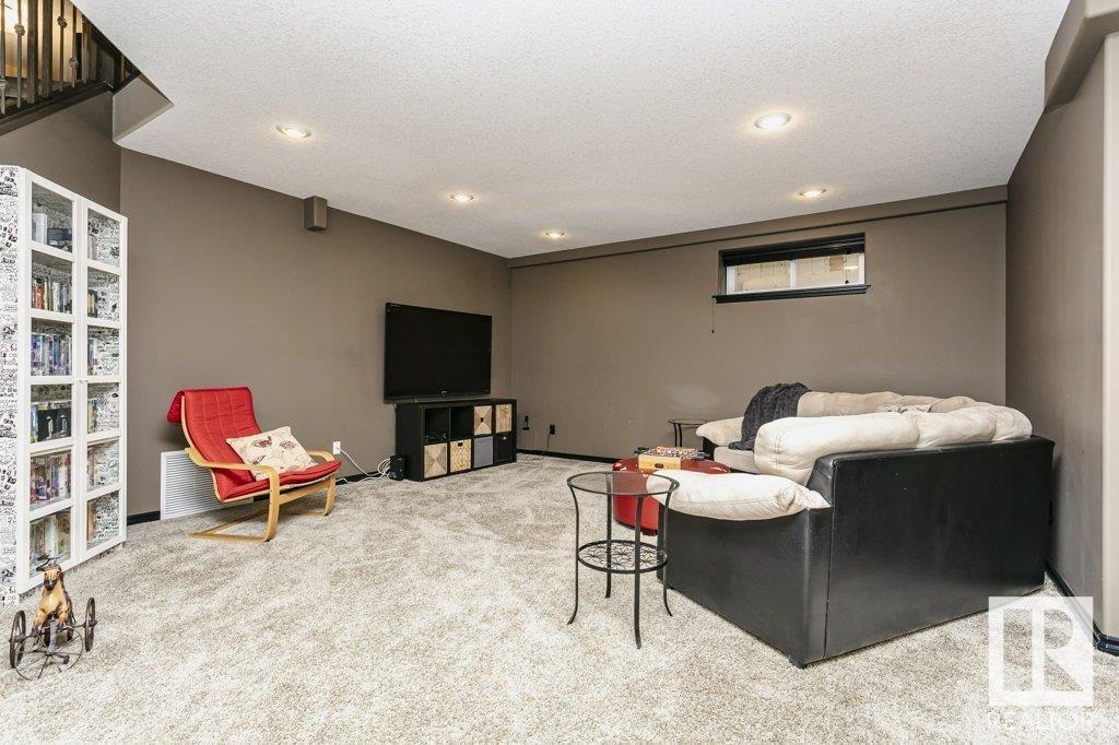 Photo 32 of 7 Walters Co, Leduc AB