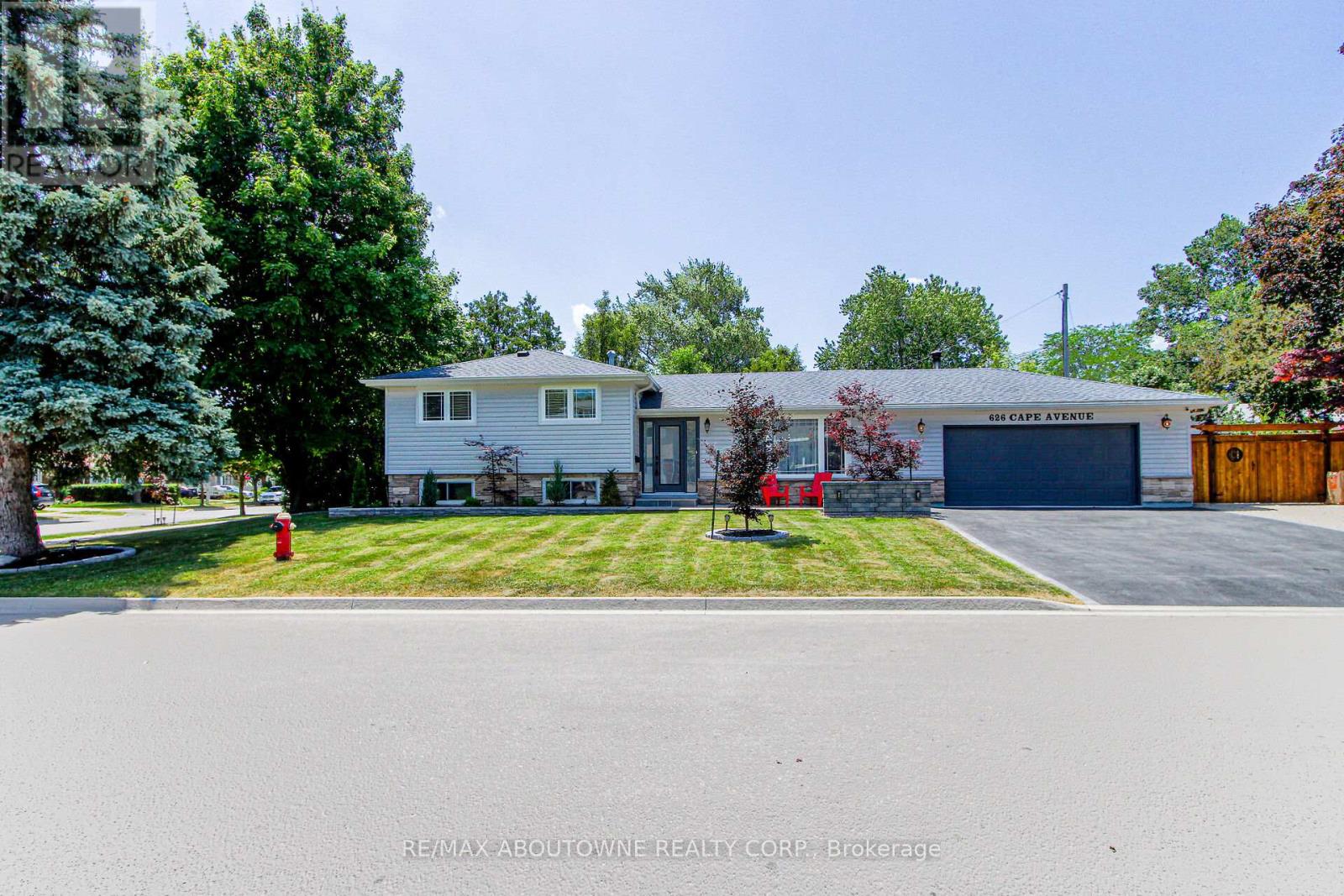 Photo 37 of 626 Cape Avenue, Burlington ON