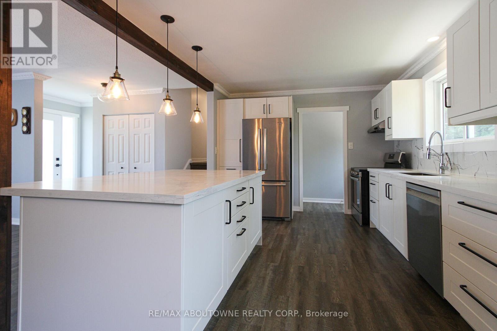Photo 25 of 626 Cape Avenue, Burlington ON