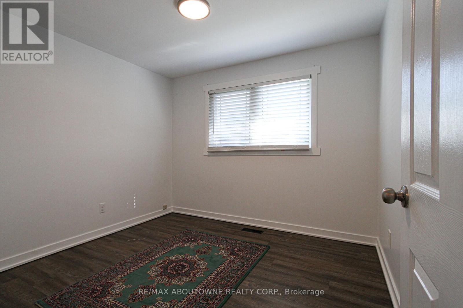 Photo 34 of 626 Cape Avenue, Burlington ON
