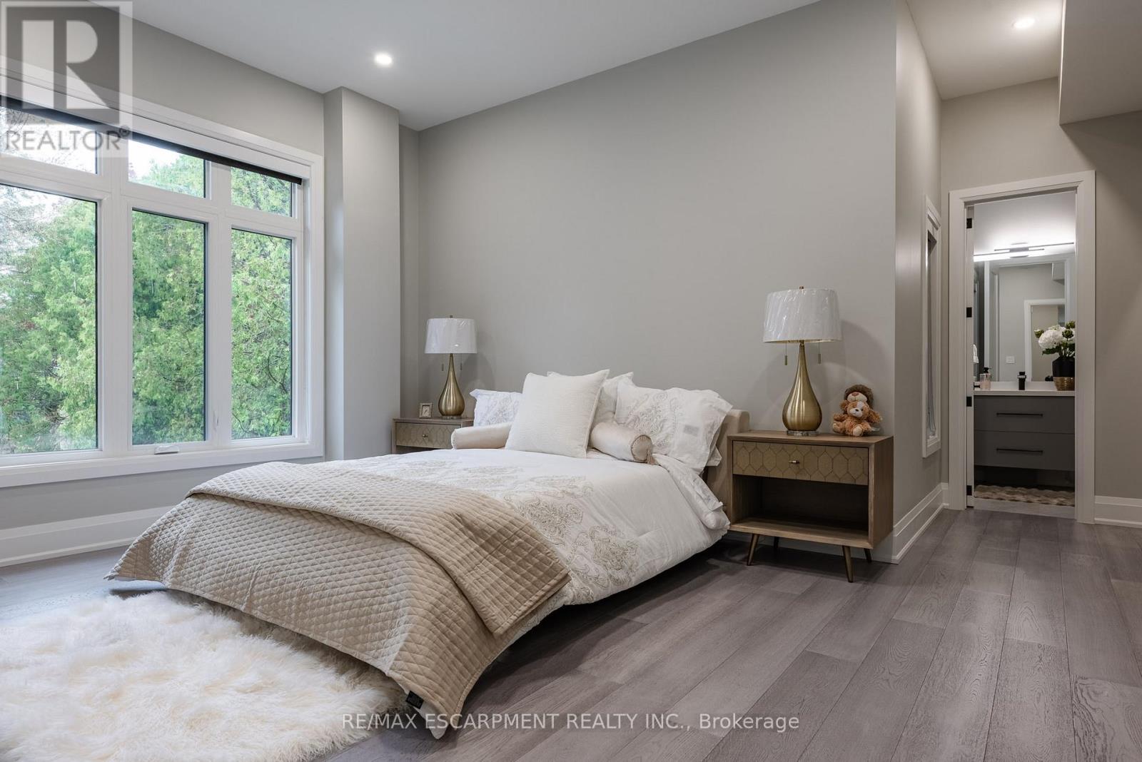 Photo 32 of 2110 Stonehouse Crescent, Mississauga ON